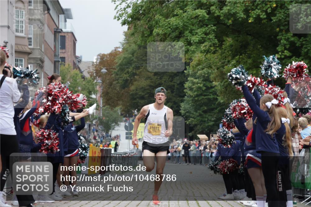 13.09.2026 - Kiel Lauf Yannick Fuchs http://msf.ph/oto/10468786 13.09.2026 10:20:20 Ziel 11615, 6049, 6584, 11615 meine-sportfotos.de