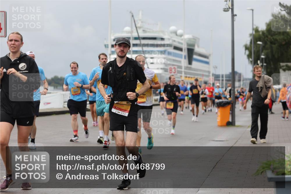 13.09.2026 - Kiel Lauf Andreas Tolksdorf http://msf.ph/oto/10468799 13.09.2026 12:08:52 Kiellinie 48, 203, 3 meine-sportfotos.de