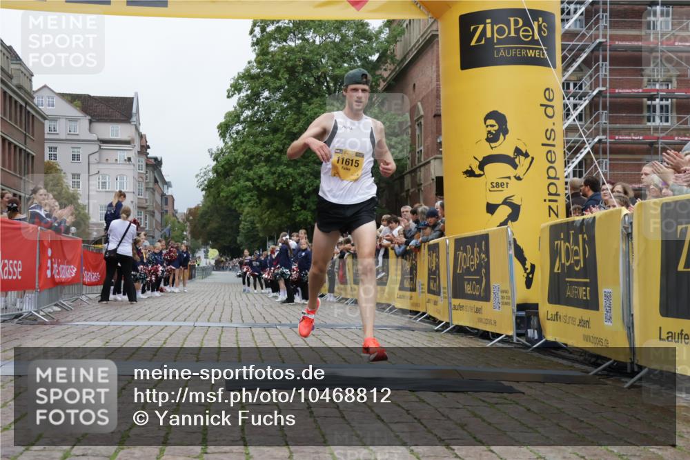 13.09.2026 - Kiel Lauf Yannick Fuchs http://msf.ph/oto/10468812 13.09.2026 10:20:24 Ziel 6049, 6584, 11615 meine-sportfotos.de