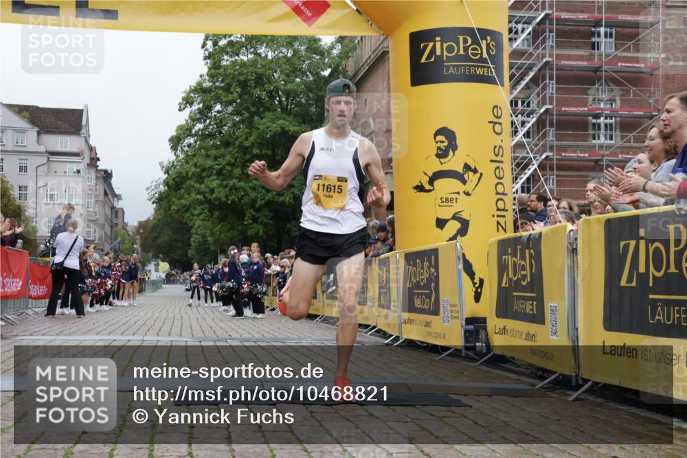 13.09.2026 - Kiel Lauf Yannick Fuchs http://msf.ph/oto/10468821 13.09.2026 10:20:24 Ziel 6049, 6584, 11615 meine-sportfotos.de