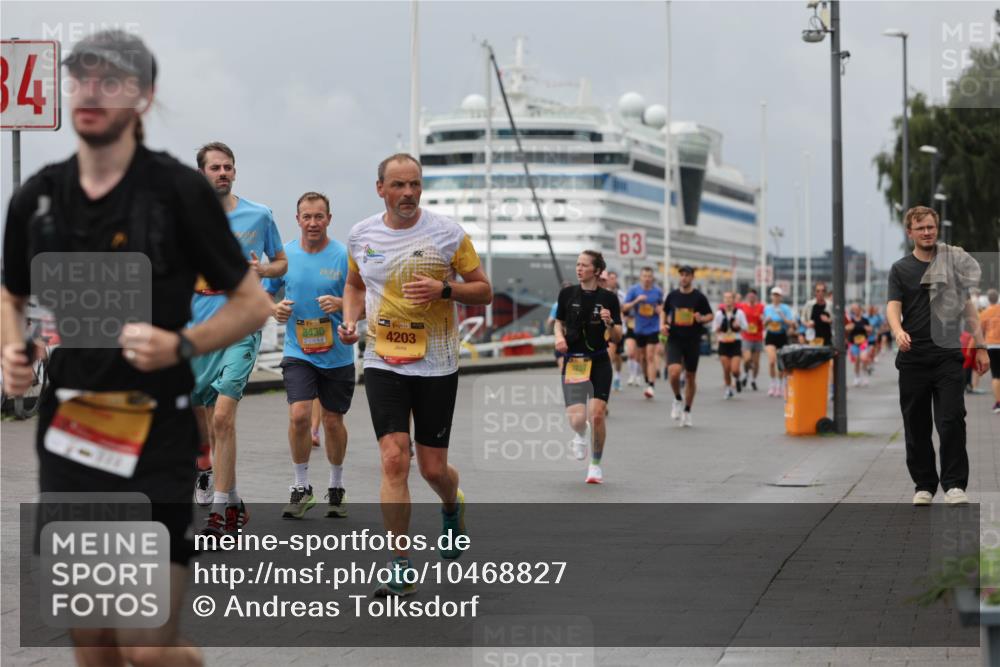 13.09.2026 - Kiel Lauf Andreas Tolksdorf http://msf.ph/oto/10468827 13.09.2026 12:08:53 Kiellinie 84, 8430, 1, 39, 4203, 3 meine-sportfotos.de