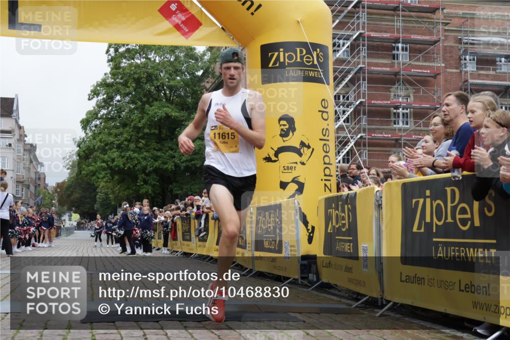 13.09.2026 - Kiel Lauf Yannick Fuchs http://msf.ph/oto/10468830 13.09.2026 10:20:24 Ziel 6049, 6584, 11615 meine-sportfotos.de