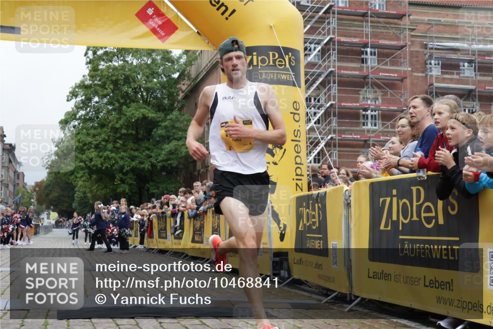 13.09.2026 - Kiel Lauf Yannick Fuchs http://msf.ph/oto/10468841 13.09.2026 10:20:24 Ziel 6049, 6584, 11615 meine-sportfotos.de