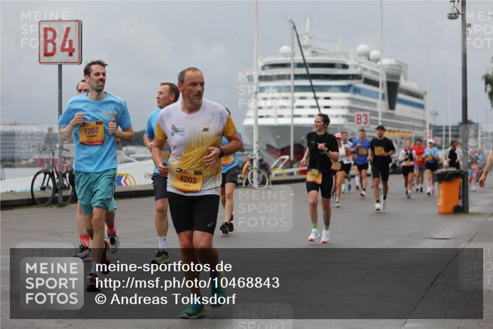 13.09.2026 - Kiel Lauf Andreas Tolksdorf http://msf.ph/oto/10468843 13.09.2026 12:08:54 Kiellinie 4, 38, 1207, 39, 4203, 3 meine-sportfotos.de