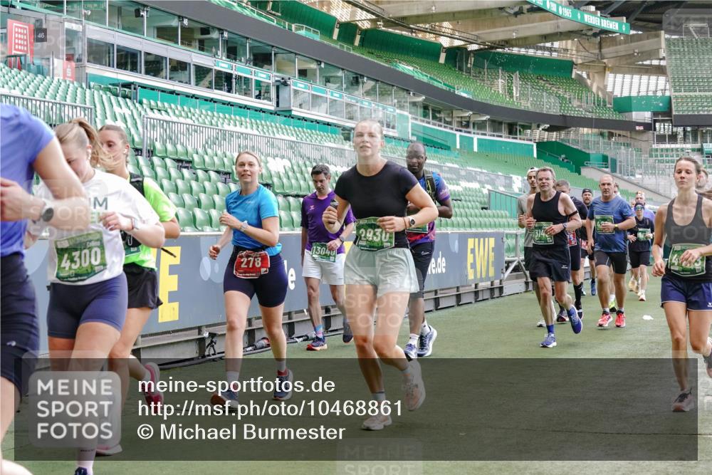 13.09.2026 - 21. swb-Marathon Bremen Michael Burmester http://msf.ph/oto/10468861 13.09.2026 13:13:55 Laufen im Stadion 183, 270, 278, 349, 460, 514, 576, 600, 631, 695, 702, 768, 933, 950, 956, 1005, 1008, 1143, 1286, 1392, 1408, 1426, 1573, 1596, 1641, 1818, 1819, 1991, 2005, 2024, 2035, 2079, 2233, 2264, 2314, 2387, 2412, 2439, 2457, 2461, 2478, 2505, 2521, 2540, 2564, 2612, 2665, 2684, 2693, 2765, 2773, 2792, 2815, 2816, 2829, 2838, 2860, 2884, 2887, 2895, 2921, 2963, 2966, 2972, 2975, 2978, 3016, 3111, 3209, 3253, 3277, 3293, 3304, 3313, 3378, 3405, 3428, 3434, 3653, 3661, 4080 meine-sportfotos.de