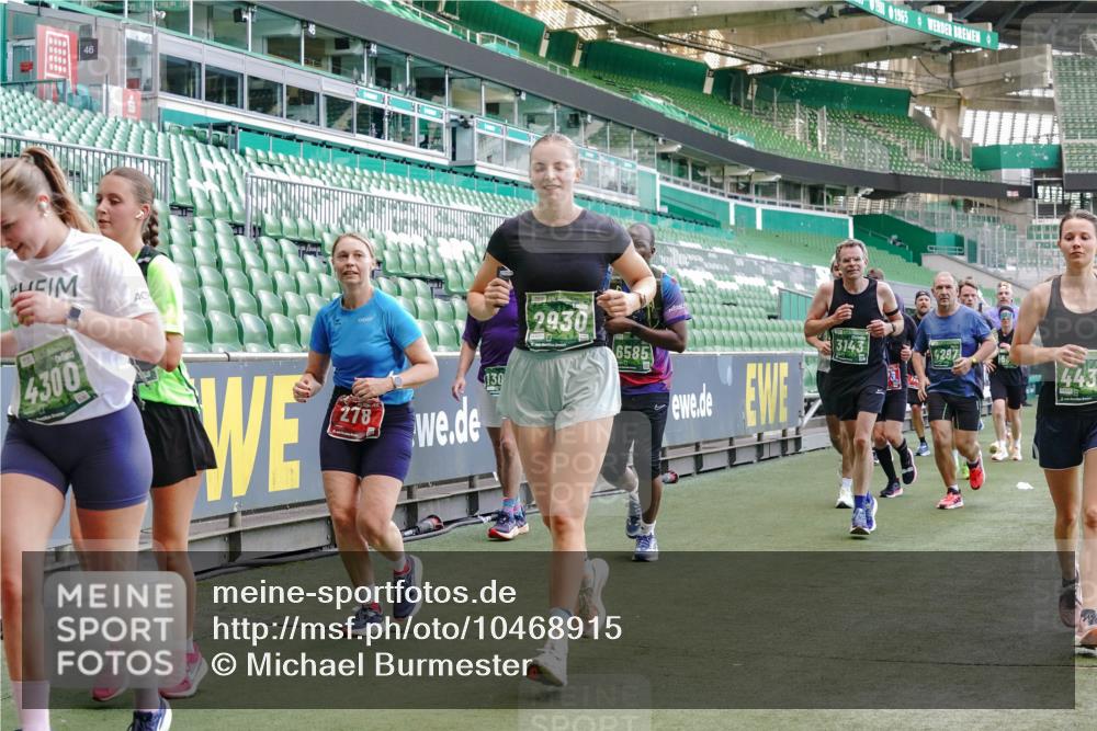 13.09.2026 - 21. swb-Marathon Bremen Michael Burmester http://msf.ph/oto/10468915 13.09.2026 13:13:55 Laufen im Stadion 183, 270, 278, 349, 460, 514, 576, 600, 631, 695, 702, 768, 933, 950, 956, 1005, 1008, 1143, 1286, 1392, 1408, 1426, 1573, 1596, 1641, 1818, 1819, 1991, 2005, 2024, 2035, 2079, 2233, 2264, 2314, 2387, 2412, 2439, 2457, 2461, 2478, 2505, 2521, 2540, 2564, 2612, 2665, 2684, 2693, 2765, 2773, 2792, 2815, 2816, 2829, 2838, 2860, 2884, 2887, 2895, 2921, 2963, 2966, 2972, 2975, 2978, 3016, 3111, 3209, 3253, 3277, 3293, 3304, 3313, 3378, 3405, 3428, 3434, 3653, 3661, 4080 meine-sportfotos.de