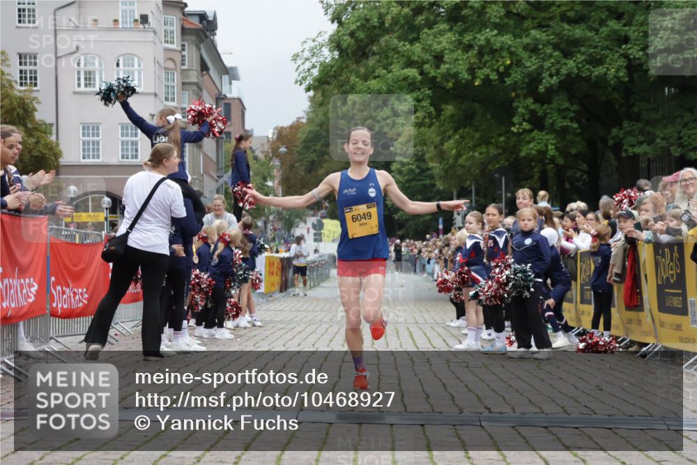 13.09.2026 - Kiel Lauf Yannick Fuchs http://msf.ph/oto/10468927 13.09.2026 10:21:03 Ziel 12149, 6049, 6049, 6584 meine-sportfotos.de