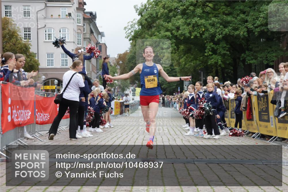 13.09.2026 - Kiel Lauf Yannick Fuchs http://msf.ph/oto/10468937 13.09.2026 10:21:03 Ziel 12149, 6049, 6049, 6584 meine-sportfotos.de
