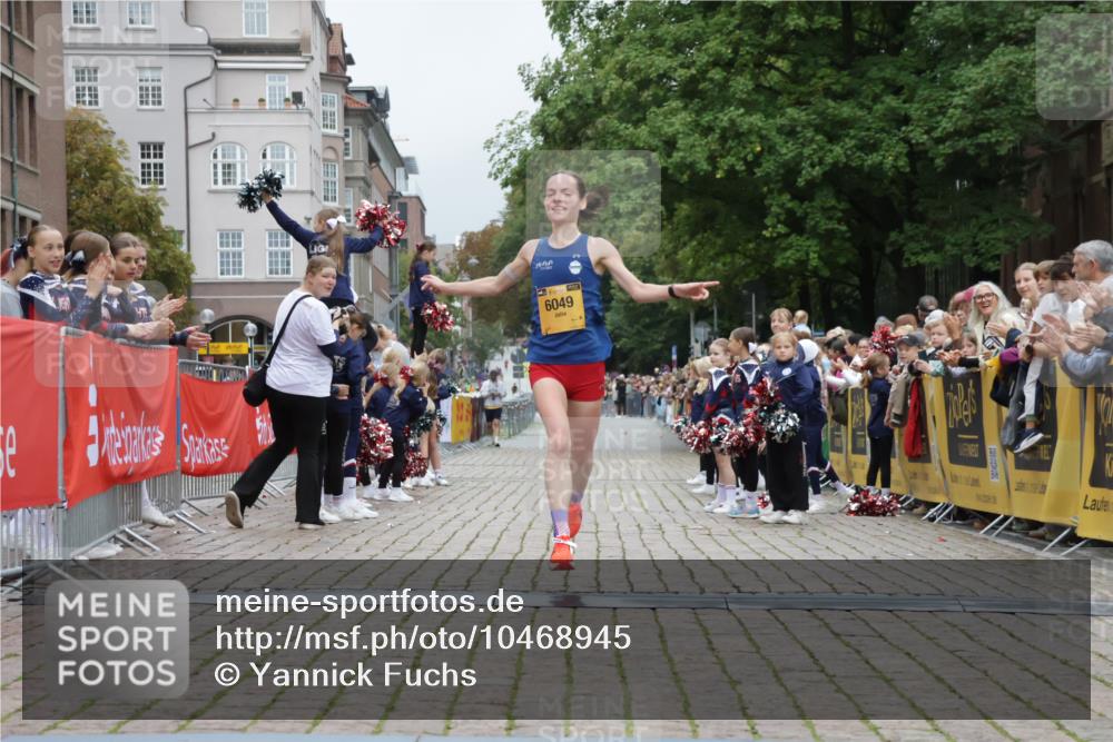 13.09.2026 - Kiel Lauf Yannick Fuchs http://msf.ph/oto/10468945 13.09.2026 10:21:03 Ziel 12149, 6049, 6049, 6584 meine-sportfotos.de