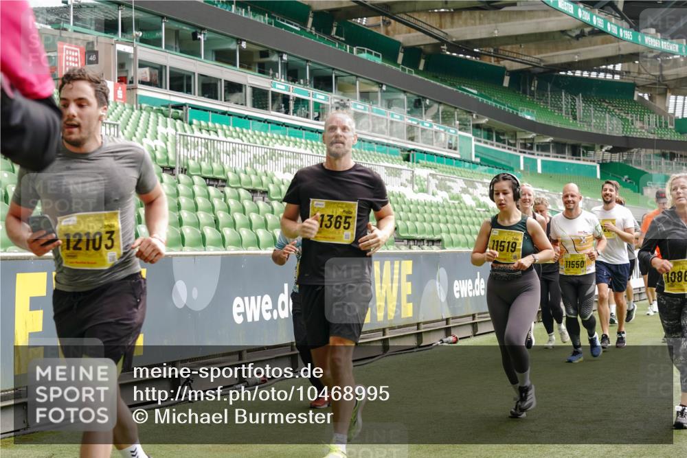 13.09.2026 - 21. swb-Marathon Bremen Michael Burmester http://msf.ph/oto/10468995 13.09.2026 10:36:11 Laufen im Stadion 10092, 10093, 10144, 10152, 10153, 10154, 10157, 10160, 10173, 10175, 10181, 10182, 10185, 10187, 10195, 10198, 10237, 10245, 10251, 10257, 10263, 10272, 10275, 10278, 10291, 10296, 10306, 10309, 10331, 10332, 10338, 10357, 10377, 10382, 10390, 10403, 10409, 10411, 10420, 10427, 10429, 10439, 10473, 10477, 10481, 10492, 10497, 10500, 10528, 10531, 10559, 10560, 10569, 10607, 10613, 10617, 10633, 10636, 10647, 10648, 10671, 10672, 10677, 10715 meine-sportfotos.de