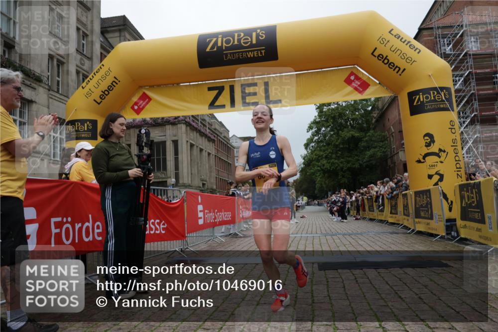 13.09.2026 - Kiel Lauf Yannick Fuchs http://msf.ph/oto/10469016 13.09.2026 10:21:05 Ziel 12149, 6049, 6584 meine-sportfotos.de