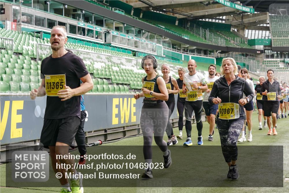 13.09.2026 - 21. swb-Marathon Bremen Michael Burmester http://msf.ph/oto/10469023 13.09.2026 10:36:12 Laufen im Stadion 10092, 10093, 10144, 10152, 10153, 10154, 10157, 10160, 10173, 10175, 10181, 10182, 10185, 10187, 10195, 10198, 10237, 10245, 10251, 10257, 10263, 10272, 10275, 10278, 10291, 10296, 10306, 10309, 10331, 10332, 10338, 10357, 10377, 10382, 10390, 10403, 10409, 10411, 10420, 10427, 10429, 10439, 10473, 10477, 10481, 10492, 10497, 10500, 10528, 10531, 10559, 10560, 10569, 10607, 10613, 10617, 10633, 10636, 10647, 10648, 10659, 10671, 10672, 10677, 10715 meine-sportfotos.de