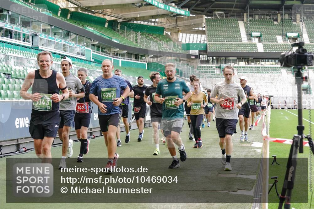 13.09.2026 - 21. swb-Marathon Bremen Michael Burmester http://msf.ph/oto/10469034 13.09.2026 13:13:57 Laufen im Stadion 183, 270, 278, 349, 460, 514, 576, 600, 631, 695, 702, 768, 933, 950, 956, 1005, 1008, 1143, 1286, 1392, 1408, 1426, 1573, 1596, 1641, 1818, 1819, 1991, 2005, 2024, 2035, 2079, 2233, 2264, 2314, 2387, 2412, 2439, 2457, 2461, 2478, 2494, 2505, 2521, 2540, 2564, 2612, 2665, 2684, 2693, 2765, 2773, 2792, 2815, 2816, 2829, 2838, 2860, 2884, 2887, 2895, 2921, 2963, 2972, 2975, 2978, 3016, 3111, 3209, 3253, 3277, 3293, 3304, 3313, 3378, 3405, 3428, 3434, 3653, 3661, 4080 meine-sportfotos.de