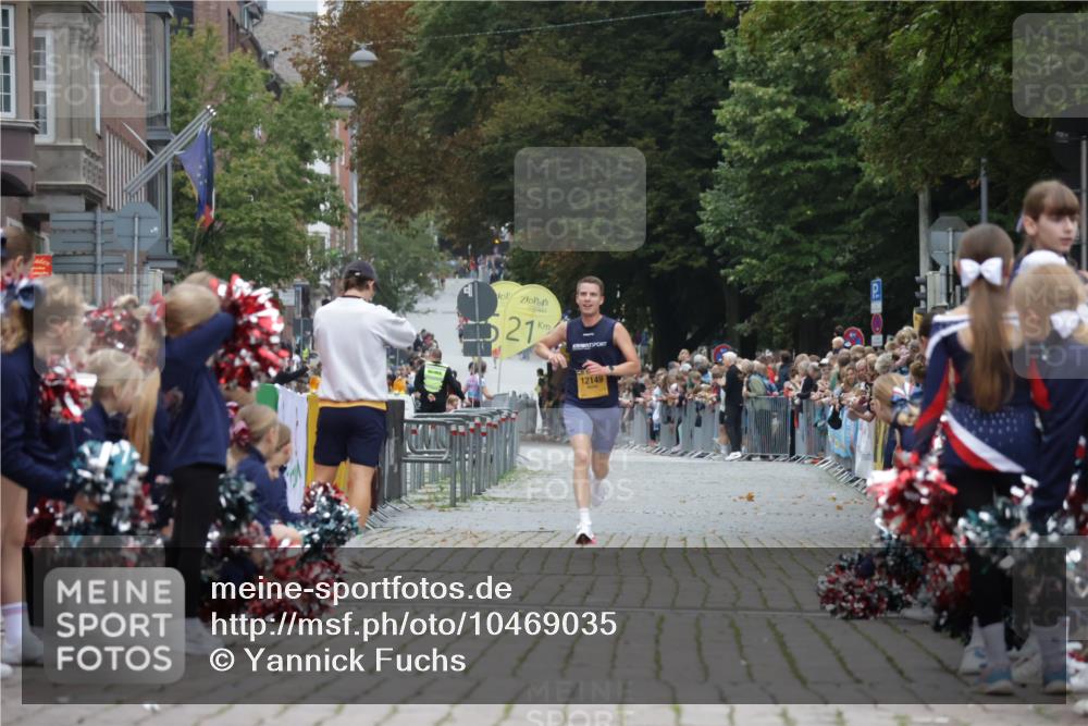 13.09.2026 - Kiel Lauf Yannick Fuchs http://msf.ph/oto/10469035 13.09.2026 10:21:35 Ziel 12149, 3788, 9681, 12148 meine-sportfotos.de