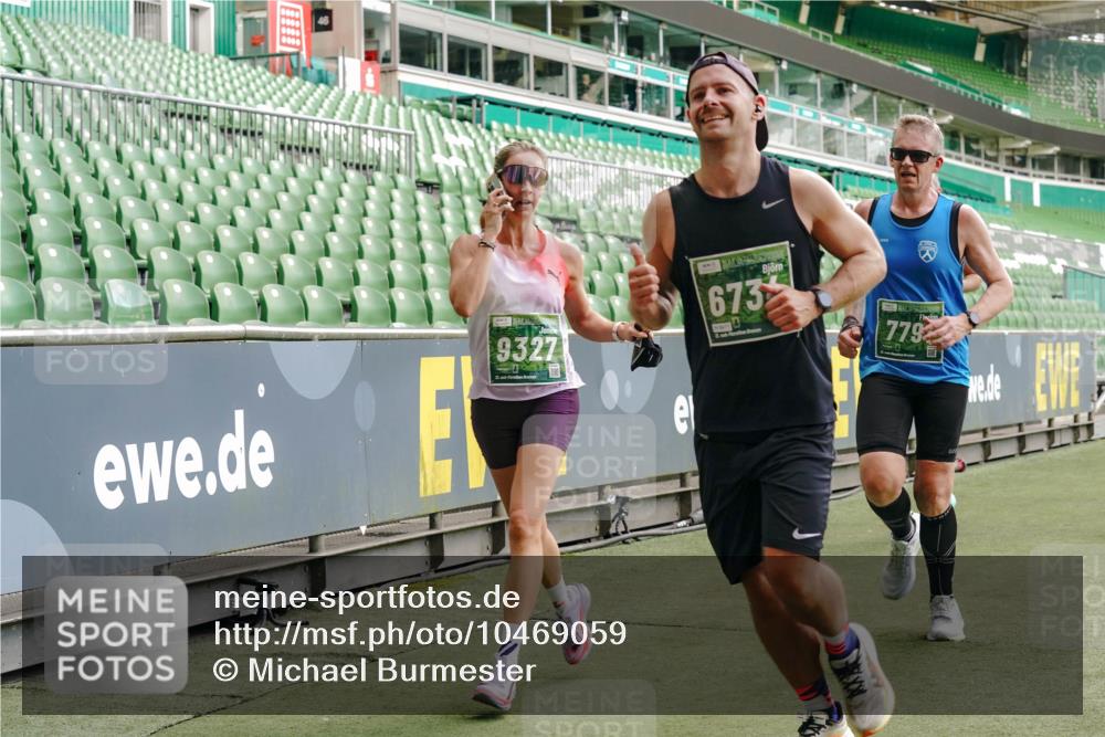 13.09.2026 - 21. swb-Marathon Bremen Michael Burmester http://msf.ph/oto/10469059 13.09.2026 12:57:50 Laufen im Stadion 141, 148, 334, 431, 511, 672, 769, 776, 789, 790, 857, 909, 1010, 1119, 1130, 1191, 1199, 1254, 1281, 1535, 1601, 1642, 1647, 1752, 1809, 1881, 1900, 1931, 1933, 1972, 2040, 2046, 2051, 2075, 2324, 2343, 2371, 2397, 2402, 2423, 2425, 2473, 2493, 2634, 2640, 2671, 2761, 2771, 2807, 2812, 2903, 2904, 3051, 3078, 3138, 3148, 3182, 3186, 3319, 3338, 3450, 3458, 3514, 3534, 3560, 3634, 3655, 3685, 3690, 3695, 3760, 3813, 3866, 3933, 3939, 4101, 4316, 4319 meine-sportfotos.de