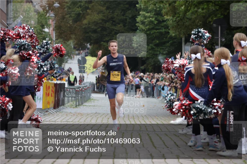 13.09.2026 - Kiel Lauf Yannick Fuchs http://msf.ph/oto/10469063 13.09.2026 10:21:38 Ziel 3788, 12149, 9681, 12148 meine-sportfotos.de