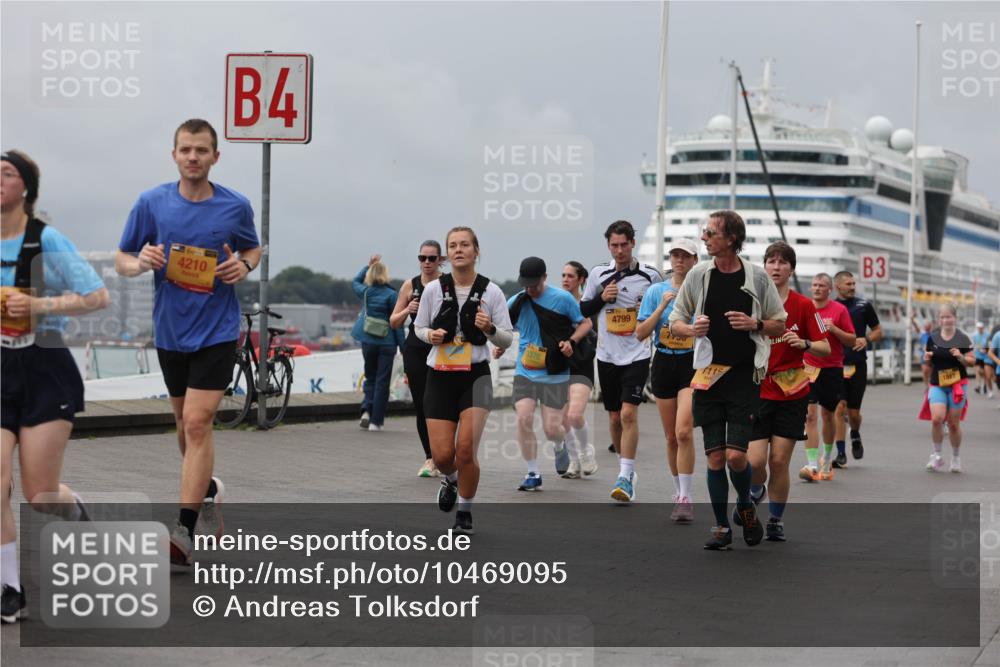 13.09.2026 - Kiel Lauf Andreas Tolksdorf http://msf.ph/oto/10469095 13.09.2026 12:09:07 Kiellinie 73, 4210, 4, 4799, 3, 1817 meine-sportfotos.de