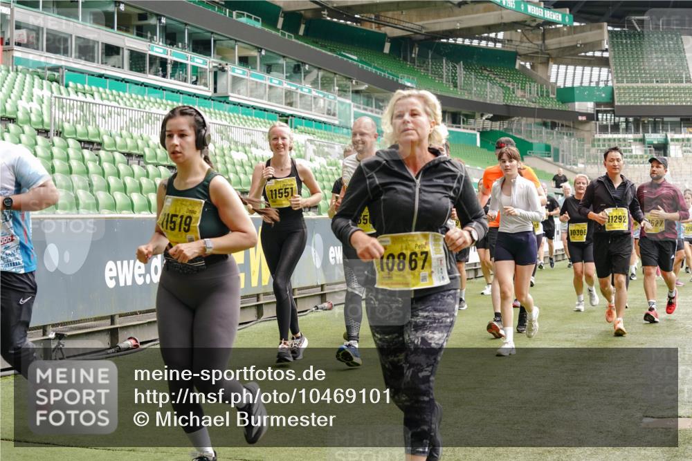 13.09.2026 - 21. swb-Marathon Bremen Michael Burmester http://msf.ph/oto/10469101 13.09.2026 10:36:13 Laufen im Stadion 10092, 10093, 10144, 10152, 10153, 10154, 10157, 10160, 10173, 10175, 10181, 10182, 10185, 10186, 10187, 10195, 10198, 10237, 10245, 10251, 10257, 10263, 10272, 10275, 10278, 10291, 10296, 10306, 10309, 10331, 10332, 10338, 10357, 10377, 10382, 10390, 10403, 10409, 10411, 10420, 10427, 10429, 10439, 10473, 10477, 10481, 10492, 10497, 10500, 10528, 10531, 10559, 10560, 10569, 10607, 10613, 10617, 10633, 10636, 10647, 10648, 10659, 10671, 10672, 10677, 10715 meine-sportfotos.de