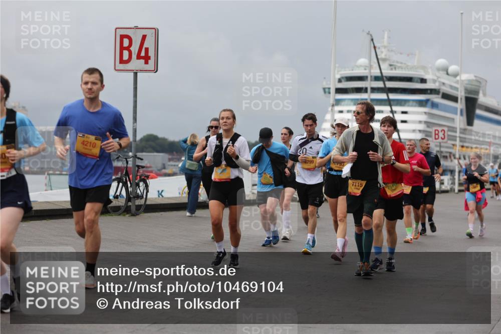 13.09.2026 - Kiel Lauf Andreas Tolksdorf http://msf.ph/oto/10469104 13.09.2026 12:09:07 Kiellinie 4210, 4, 20, 4799, 753, 7115, 3, 1817 meine-sportfotos.de
