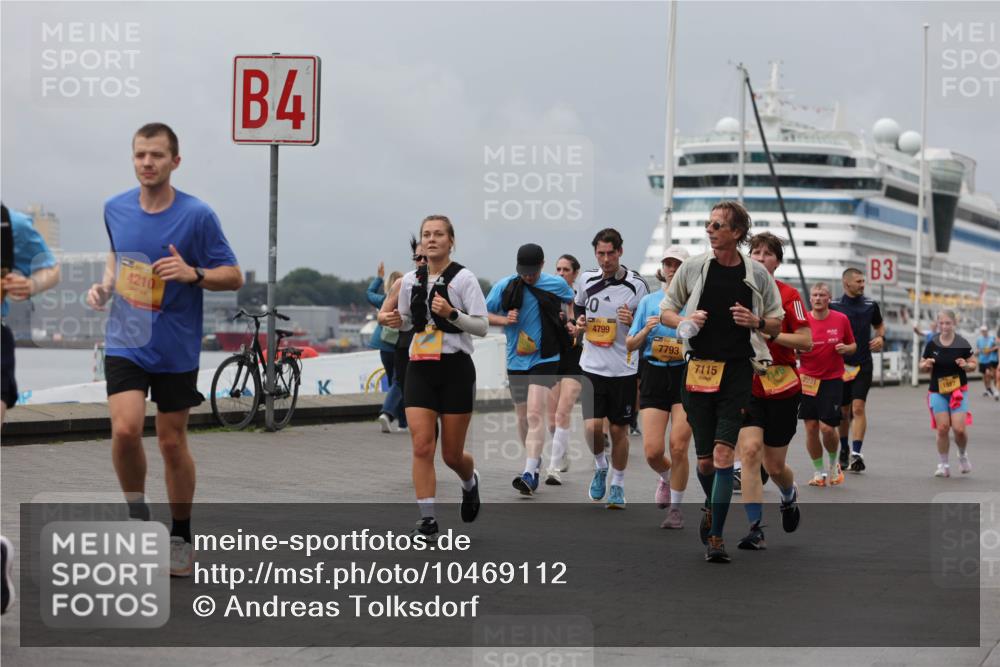 13.09.2026 - Kiel Lauf Andreas Tolksdorf http://msf.ph/oto/10469112 13.09.2026 12:09:07 Kiellinie 4210, 4, 4799, 7793, 7115, 3, 1817 meine-sportfotos.de