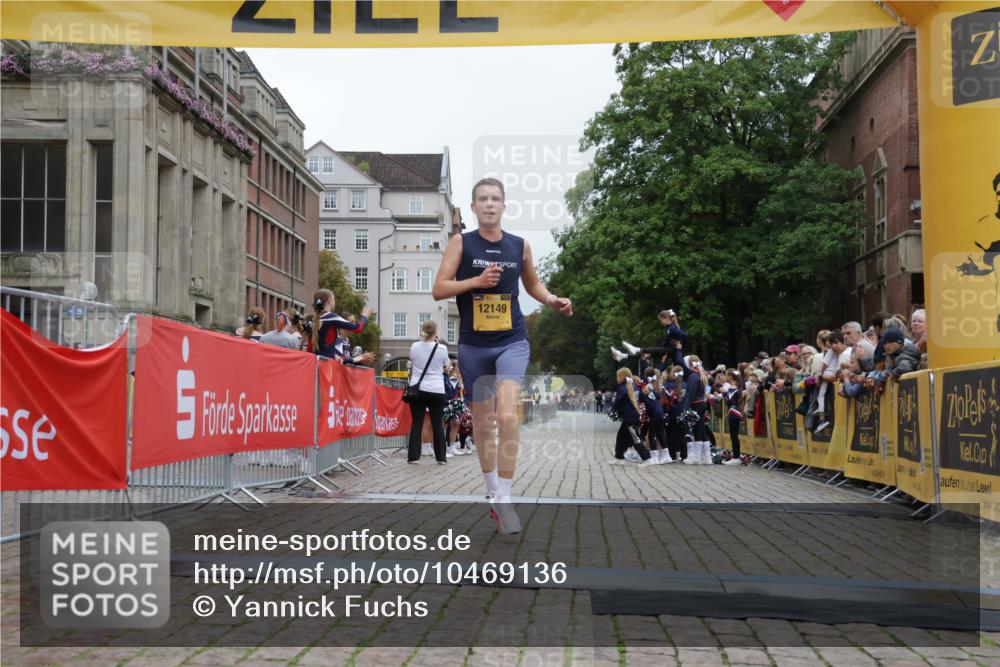 13.09.2026 - Kiel Lauf Yannick Fuchs http://msf.ph/oto/10469136 13.09.2026 10:21:43 Ziel 3788, 1987, 9681, 12148, 12149 meine-sportfotos.de