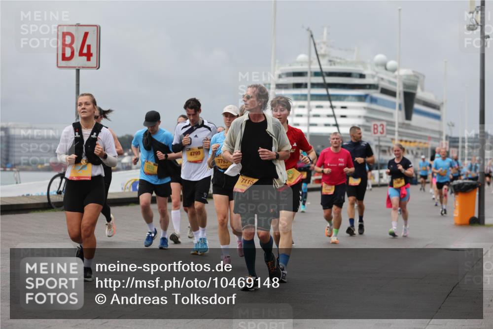 13.09.2026 - Kiel Lauf Andreas Tolksdorf http://msf.ph/oto/10469148 13.09.2026 12:09:08 Kiellinie 4, 3376, 4799, 7795, 7115, 122231, 3 meine-sportfotos.de