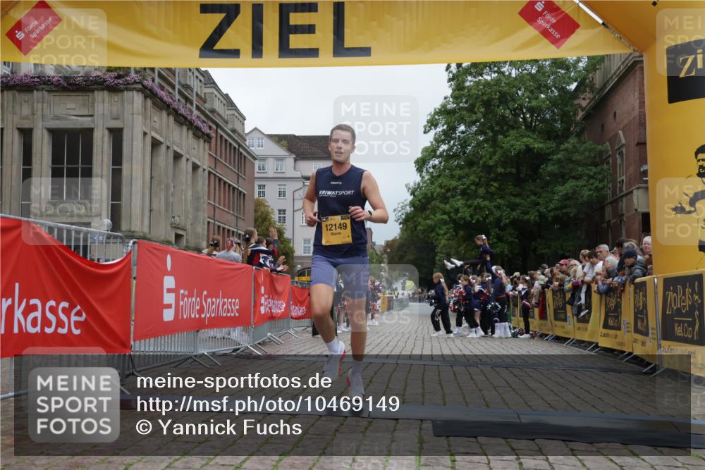13.09.2026 - Kiel Lauf Yannick Fuchs http://msf.ph/oto/10469149 13.09.2026 10:21:43 Ziel 3788, 1987, 9681, 12148, 12149 meine-sportfotos.de