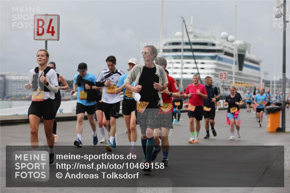 13.09.2026 - Kiel Lauf Andreas Tolksdorf http://msf.ph/oto/10469158 13.09.2026 12:09:08 Kiellinie 4, 3376, 4799, 779, 115, 2231, 3 meine-sportfotos.de