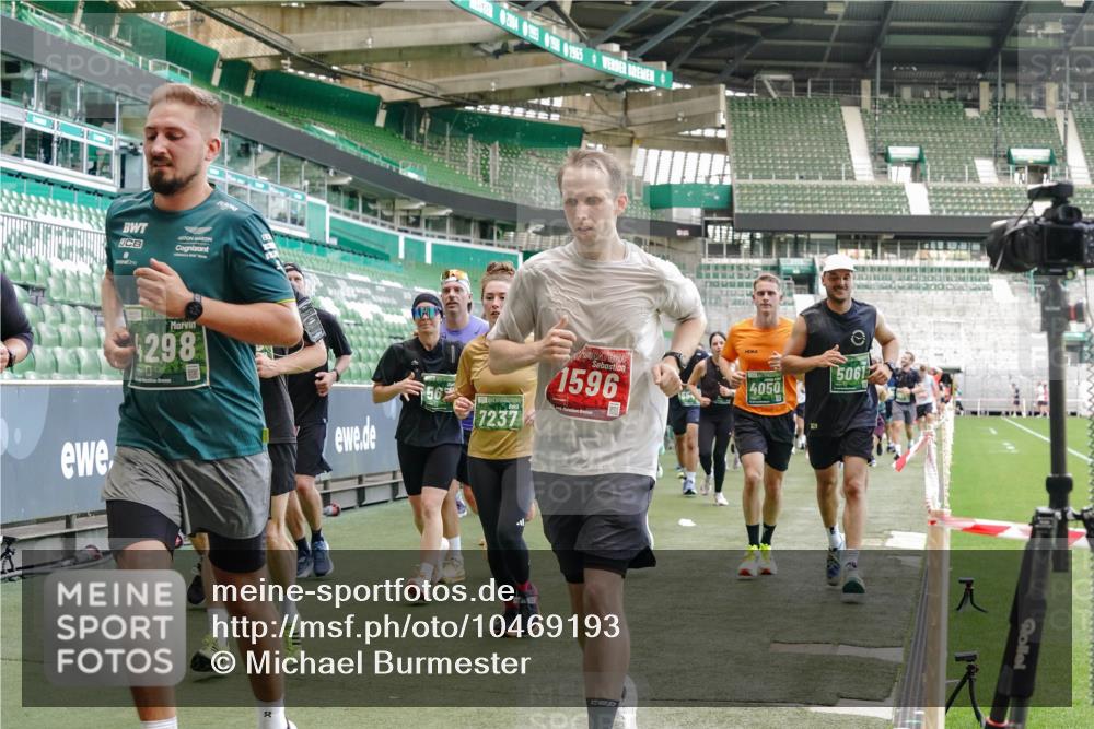 13.09.2026 - 21. swb-Marathon Bremen Michael Burmester http://msf.ph/oto/10469193 13.09.2026 13:13:59 Laufen im Stadion 183, 270, 278, 349, 460, 576, 600, 631, 695, 702, 768, 933, 950, 956, 1005, 1008, 1143, 1286, 1392, 1408, 1426, 1573, 1596, 1641, 1818, 1819, 1991, 2005, 2024, 2035, 2079, 2233, 2264, 2314, 2387, 2412, 2439, 2457, 2461, 2478, 2494, 2505, 2521, 2540, 2564, 2612, 2665, 2684, 2693, 2765, 2773, 2792, 2816, 2829, 2838, 2860, 2884, 2887, 2895, 2921, 2963, 2972, 2975, 2978, 3016, 3111, 3209, 3253, 3277, 3293, 3304, 3313, 3378, 3405, 3428, 3434, 3653, 3661, 4080 meine-sportfotos.de