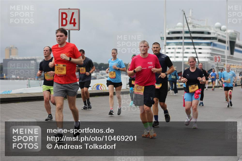 13.09.2026 - Kiel Lauf Andreas Tolksdorf http://msf.ph/oto/10469201 13.09.2026 12:09:12 Kiellinie 4, 384, 2780, 4453, 5412, 12231, 1817, 3 meine-sportfotos.de