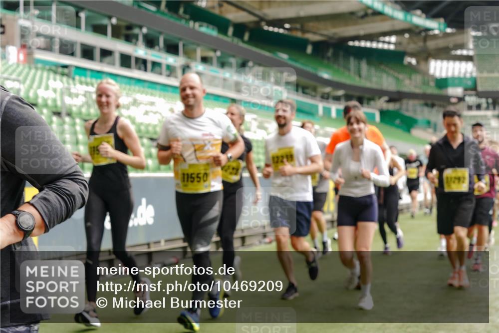 13.09.2026 - 21. swb-Marathon Bremen Michael Burmester http://msf.ph/oto/10469209 13.09.2026 10:36:14 Laufen im Stadion 10092, 10093, 10144, 10152, 10153, 10154, 10157, 10160, 10173, 10175, 10181, 10182, 10185, 10186, 10187, 10195, 10198, 10237, 10245, 10251, 10257, 10263, 10272, 10275, 10278, 10291, 10296, 10306, 10309, 10331, 10332, 10338, 10357, 10377, 10382, 10390, 10403, 10409, 10411, 10420, 10427, 10429, 10439, 10473, 10477, 10481, 10492, 10497, 10500, 10528, 10531, 10560, 10569, 10607, 10613, 10617, 10633, 10636, 10647, 10648, 10659, 10671, 10672, 10677, 10715 meine-sportfotos.de