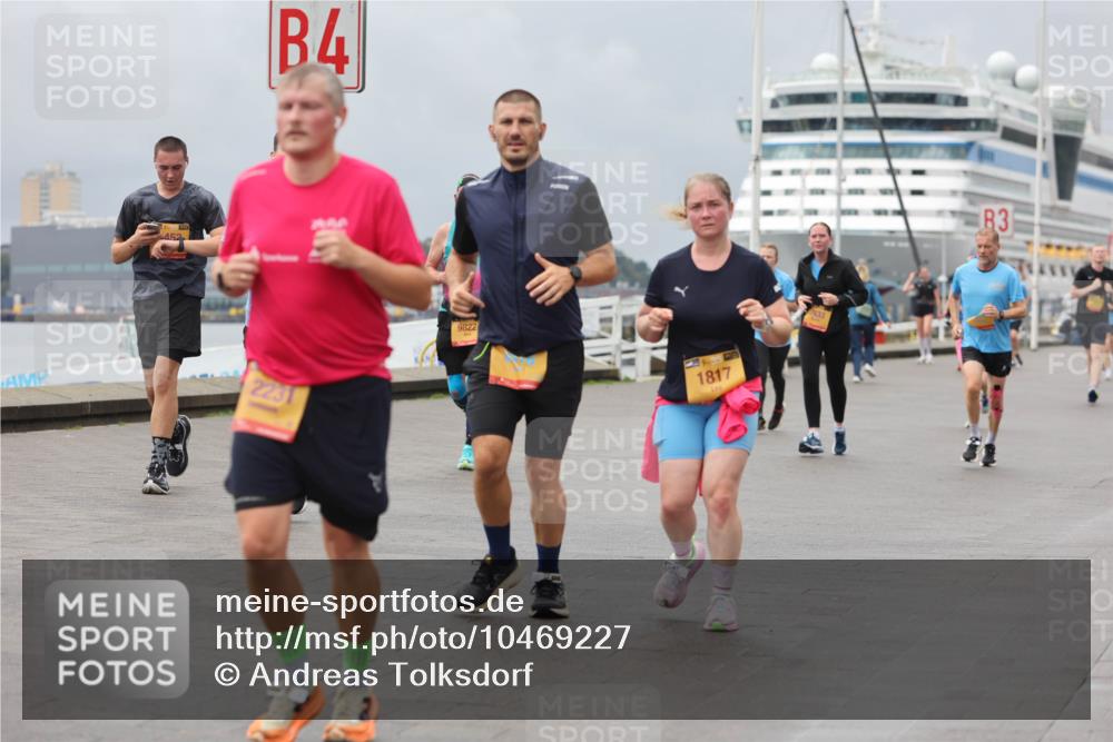 13.09.2026 - Kiel Lauf Andreas Tolksdorf http://msf.ph/oto/10469227 13.09.2026 12:09:14 Kiellinie 452, 4, 2231, 1817, 433, 3 meine-sportfotos.de