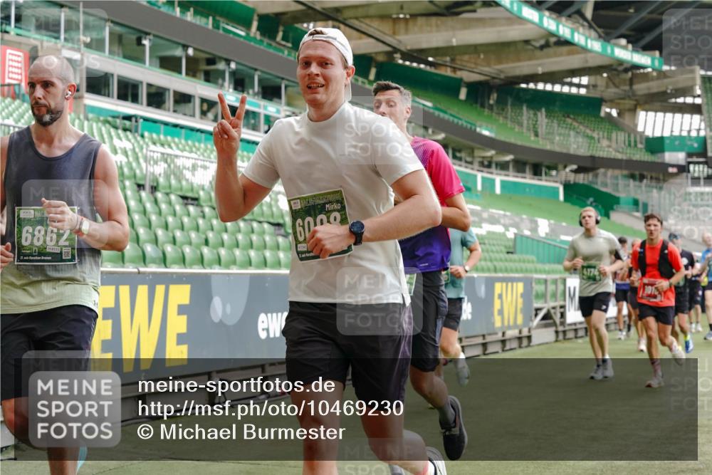 13.09.2026 - 21. swb-Marathon Bremen Michael Burmester http://msf.ph/oto/10469230 13.09.2026 12:57:52 Laufen im Stadion 141, 148, 334, 431, 511, 672, 769, 776, 789, 790, 857, 909, 1010, 1119, 1130, 1191, 1199, 1254, 1281, 1535, 1601, 1642, 1647, 1752, 1809, 1881, 1900, 1931, 1933, 1972, 2046, 2051, 2075, 2324, 2343, 2371, 2397, 2402, 2423, 2425, 2473, 2493, 2634, 2640, 2671, 2761, 2771, 2807, 2903, 2904, 3051, 3078, 3138, 3148, 3182, 3186, 3319, 3338, 3450, 3458, 3514, 3534, 3560, 3634, 3655, 3685, 3690, 3695, 3760, 3813, 3866, 3933, 3939, 4101, 4316, 4319, 205 meine-sportfotos.de