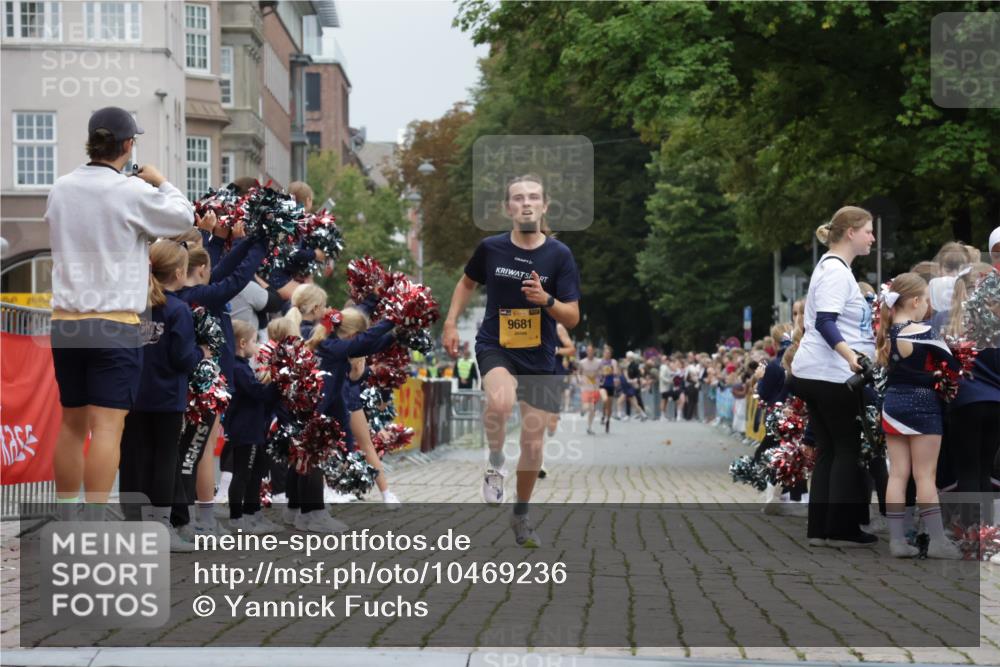 13.09.2026 - Kiel Lauf Yannick Fuchs http://msf.ph/oto/10469236 13.09.2026 10:22:21 Ziel 4621, 8708, 1987, 3732, 9681, 12148, 151, 5603, 8240, 3788, 9681 meine-sportfotos.de