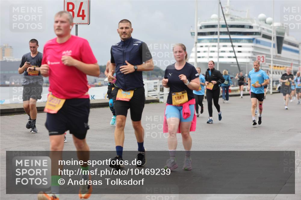 13.09.2026 - Kiel Lauf Andreas Tolksdorf http://msf.ph/oto/10469239 13.09.2026 12:09:14 Kiellinie 34, 2231, 1817, 3 meine-sportfotos.de