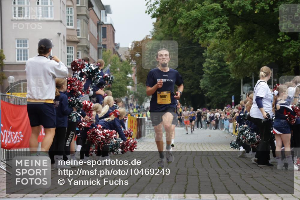 13.09.2026 - Kiel Lauf Yannick Fuchs http://msf.ph/oto/10469249 13.09.2026 10:22:22 Ziel 4621, 8240, 8708, 1987, 3732, 9681, 12148, 151, 5603, 3788, 9681 meine-sportfotos.de