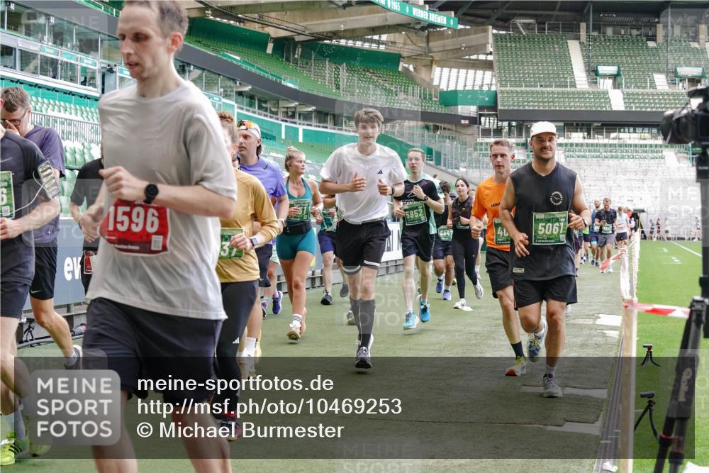 13.09.2026 - 21. swb-Marathon Bremen Michael Burmester http://msf.ph/oto/10469253 13.09.2026 13:14:00 Laufen im Stadion 183, 270, 278, 349, 460, 576, 600, 631, 695, 702, 768, 933, 950, 956, 1005, 1008, 1143, 1286, 1392, 1408, 1426, 1573, 1596, 1641, 1818, 1819, 1991, 2005, 2024, 2035, 2079, 2233, 2264, 2314, 2387, 2412, 2439, 2457, 2461, 2478, 2494, 2521, 2540, 2564, 2612, 2665, 2684, 2693, 2765, 2773, 2792, 2816, 2829, 2838, 2860, 2865, 2884, 2887, 2895, 2921, 2972, 2975, 2978, 3016, 3111, 3209, 3253, 3277, 3293, 3304, 3313, 3378, 3405, 3428, 3434, 3653, 3661, 4080 meine-sportfotos.de