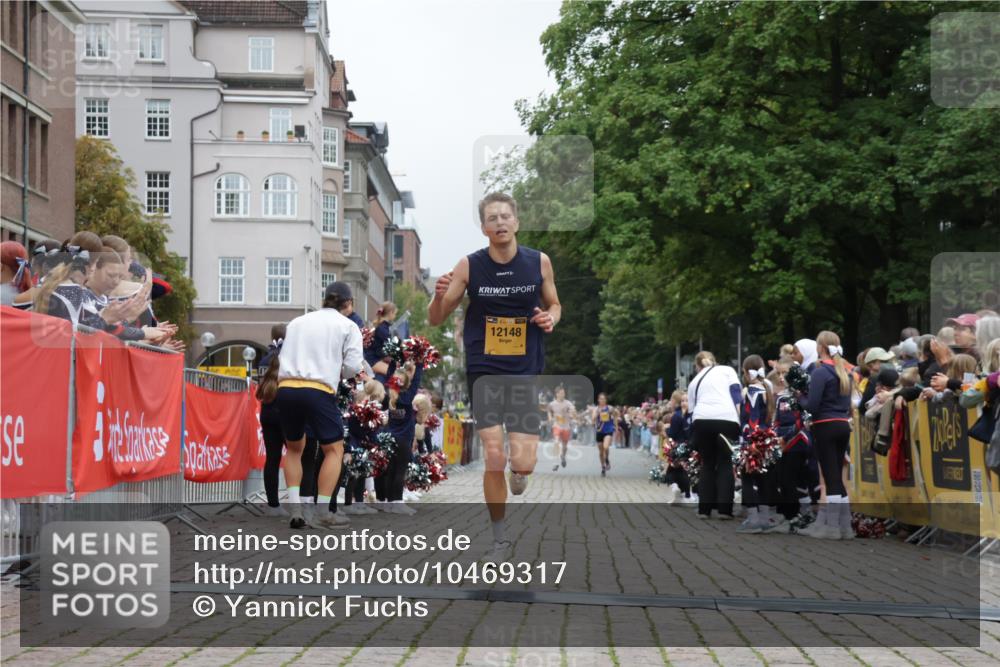 13.09.2026 - Kiel Lauf Yannick Fuchs http://msf.ph/oto/10469317 13.09.2026 10:22:28 Ziel 8240, 1987, 3732, 4621, 8708, 12148, 151, 5603, 9681, 12148 meine-sportfotos.de