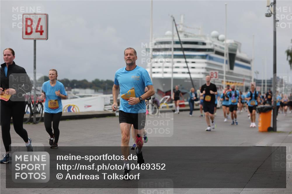 13.09.2026 - Kiel Lauf Andreas Tolksdorf http://msf.ph/oto/10469352 13.09.2026 12:09:20 Kiellinie 4, 5728, 83 meine-sportfotos.de