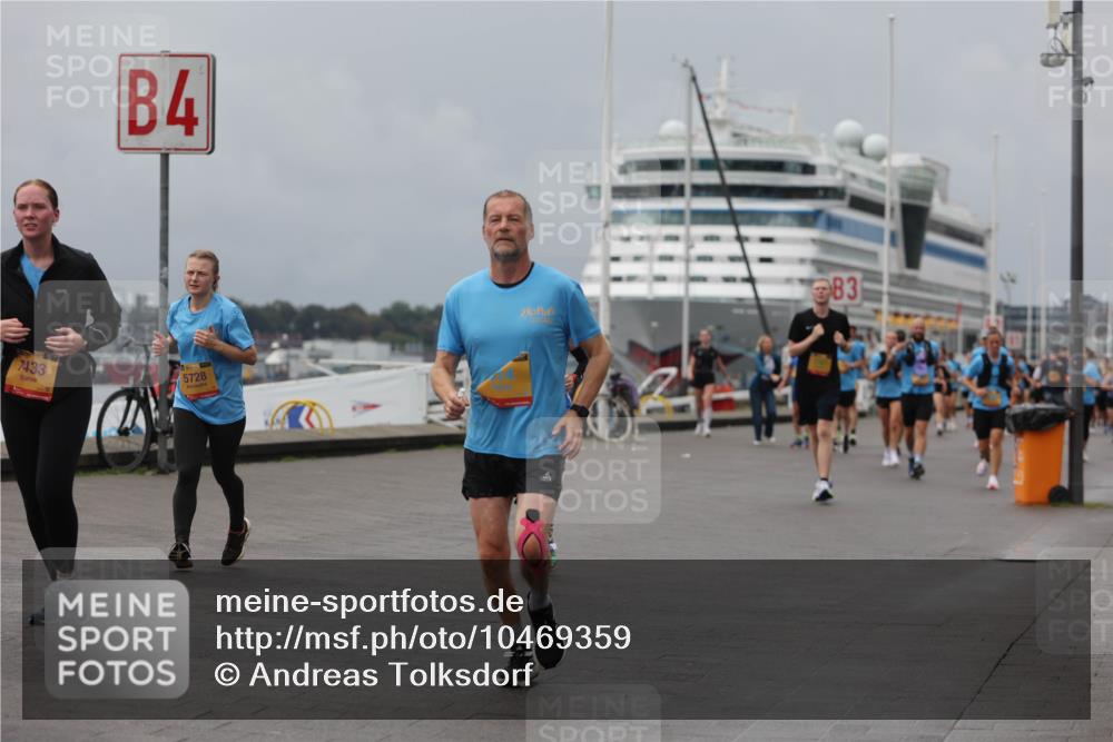 13.09.2026 - Kiel Lauf Andreas Tolksdorf http://msf.ph/oto/10469359 13.09.2026 12:09:20 Kiellinie 4, 7433, 5728, 83 meine-sportfotos.de