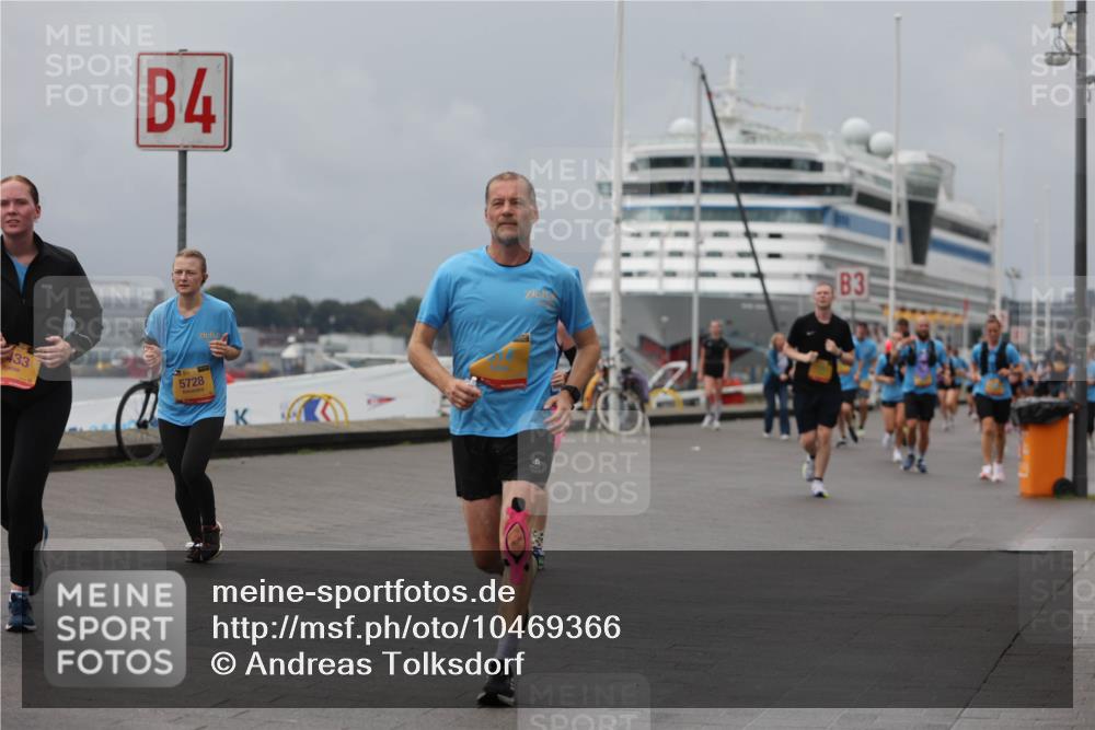13.09.2026 - Kiel Lauf Andreas Tolksdorf http://msf.ph/oto/10469366 13.09.2026 12:09:20 Kiellinie 4, 33, 5728, 3 meine-sportfotos.de