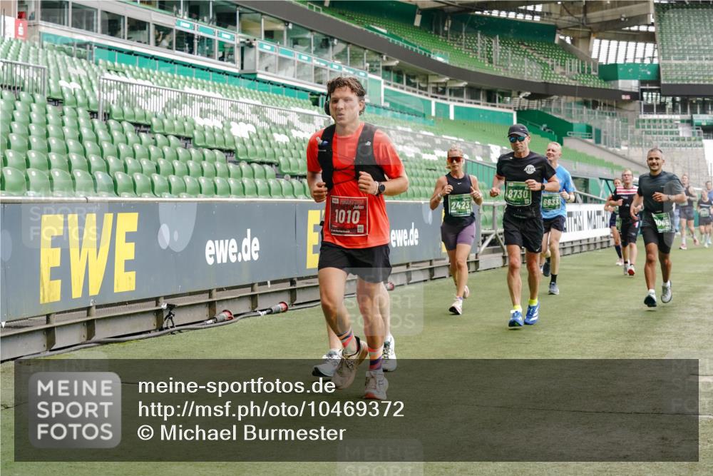 13.09.2026 - 21. swb-Marathon Bremen Michael Burmester http://msf.ph/oto/10469372 13.09.2026 12:57:55 Laufen im Stadion 141, 148, 334, 431, 511, 672, 769, 776, 789, 790, 857, 909, 1010, 1119, 1130, 1191, 1199, 1254, 1281, 1535, 1601, 1642, 1647, 1752, 1809, 1881, 1900, 1931, 1933, 2046, 2051, 2075, 2324, 2343, 2371, 2397, 2402, 2423, 2425, 2473, 2493, 2634, 2640, 2671, 2761, 2771, 2807, 2903, 2904, 3051, 3078, 3138, 3148, 3182, 3186, 3319, 3338, 3450, 3458, 3514, 3534, 3560, 3634, 3655, 3685, 3690, 3695, 3760, 3813, 3866, 3933, 3939, 4101, 4316, 4319, 205 meine-sportfotos.de