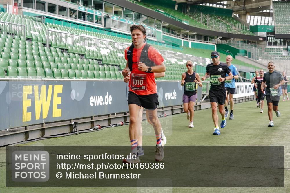 13.09.2026 - 21. swb-Marathon Bremen Michael Burmester http://msf.ph/oto/10469386 13.09.2026 12:57:55 Laufen im Stadion 141, 148, 334, 431, 511, 672, 769, 776, 789, 790, 857, 909, 1010, 1119, 1130, 1191, 1199, 1254, 1281, 1535, 1601, 1642, 1647, 1752, 1809, 1881, 1900, 1931, 1933, 2046, 2051, 2075, 2324, 2343, 2371, 2397, 2402, 2423, 2425, 2473, 2493, 2634, 2640, 2671, 2761, 2771, 2807, 2903, 2904, 3051, 3078, 3138, 3148, 3182, 3186, 3319, 3338, 3450, 3458, 3514, 3534, 3560, 3634, 3655, 3685, 3690, 3695, 3760, 3813, 3866, 3933, 3939, 4101, 4316, 4319, 205 meine-sportfotos.de