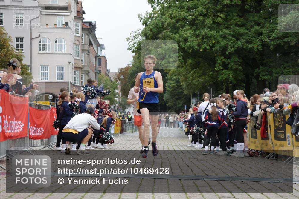 13.09.2026 - Kiel Lauf Yannick Fuchs http://msf.ph/oto/10469428 13.09.2026 10:22:35 Ziel 151, 5603, 8240, 1987, 3732, 4621, 8708, 5326, 1987, 12148 meine-sportfotos.de