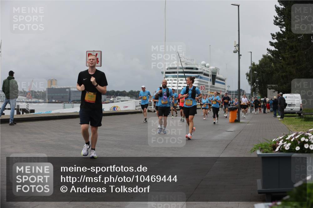 13.09.2026 - Kiel Lauf Andreas Tolksdorf http://msf.ph/oto/10469444 13.09.2026 12:09:29 Kiellinie 7161, 3 meine-sportfotos.de