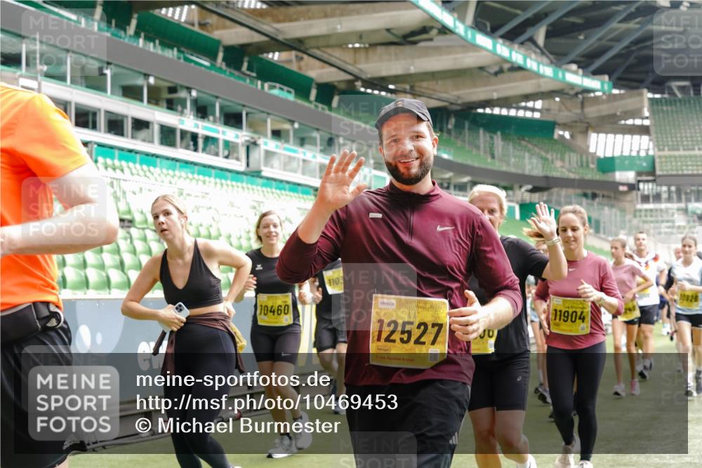13.09.2026 - 21. swb-Marathon Bremen Michael Burmester http://msf.ph/oto/10469453 13.09.2026 10:36:17 Laufen im Stadion 10092, 10093, 10144, 10152, 10153, 10154, 10157, 10160, 10173, 10175, 10181, 10182, 10185, 10186, 10187, 10195, 10198, 10237, 10245, 10251, 10257, 10263, 10272, 10275, 10278, 10291, 10296, 10306, 10309, 10327, 10331, 10332, 10338, 10357, 10377, 10382, 10390, 10403, 10409, 10411, 10420, 10427, 10429, 10439, 10473, 10477, 10481, 10492, 10497, 10500, 10528, 10531, 10560, 10569, 10607, 10613, 10617, 10633, 10636, 10647, 10648, 10659, 10671, 10672, 10677, 10715 meine-sportfotos.de