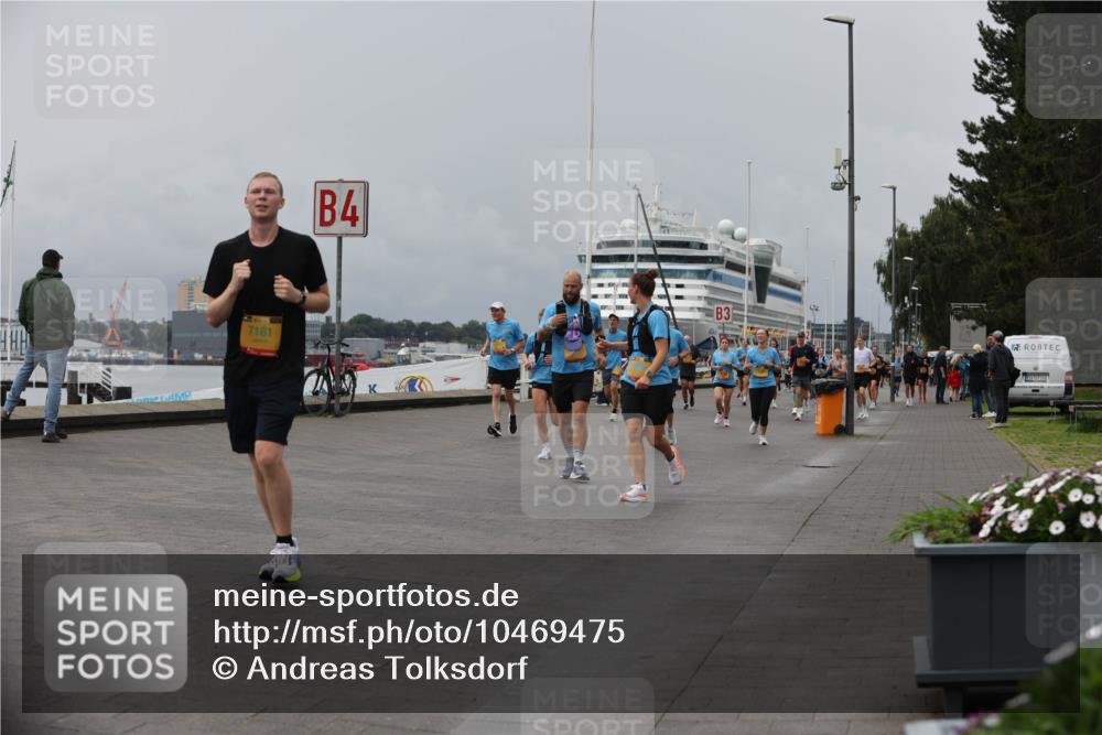 13.09.2026 - Kiel Lauf Andreas Tolksdorf http://msf.ph/oto/10469475 13.09.2026 12:09:29 Kiellinie 7161, 4, 3 meine-sportfotos.de