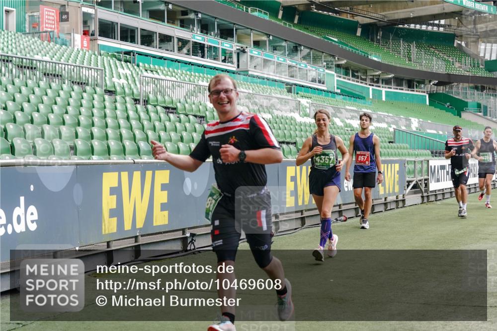 13.09.2026 - 21. swb-Marathon Bremen Michael Burmester http://msf.ph/oto/10469608 13.09.2026 12:58:01 Laufen im Stadion 141, 148, 334, 511, 672, 769, 776, 789, 790, 857, 909, 1010, 1119, 1191, 1199, 1254, 1281, 1535, 1601, 1642, 1647, 1752, 1809, 1881, 1900, 1931, 1933, 2046, 2051, 2075, 2324, 2343, 2367, 2371, 2397, 2402, 2423, 2425, 2493, 2634, 2640, 2671, 2761, 2771, 2807, 2903, 2904, 3051, 3078, 3120, 3138, 3148, 3182, 3186, 3319, 3338, 3435, 3450, 3458, 3514, 3534, 3560, 3634, 3655, 3685, 3690, 3695, 3760, 3813, 3866, 3933, 3939, 4101, 4316, 4319, 205 meine-sportfotos.de