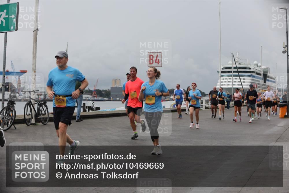 13.09.2026 - Kiel Lauf Andreas Tolksdorf http://msf.ph/oto/10469669 13.09.2026 12:09:37 Kiellinie 12509, 4, 558, 83 meine-sportfotos.de