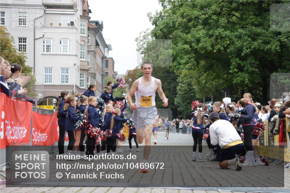 13.09.2026 - Kiel Lauf Yannick Fuchs http://msf.ph/oto/10469672 13.09.2026 10:23:01 Ziel 9678, 151, 5326, 5603, 8240, 3465, 4645, 8809, 10568, 8240 meine-sportfotos.de